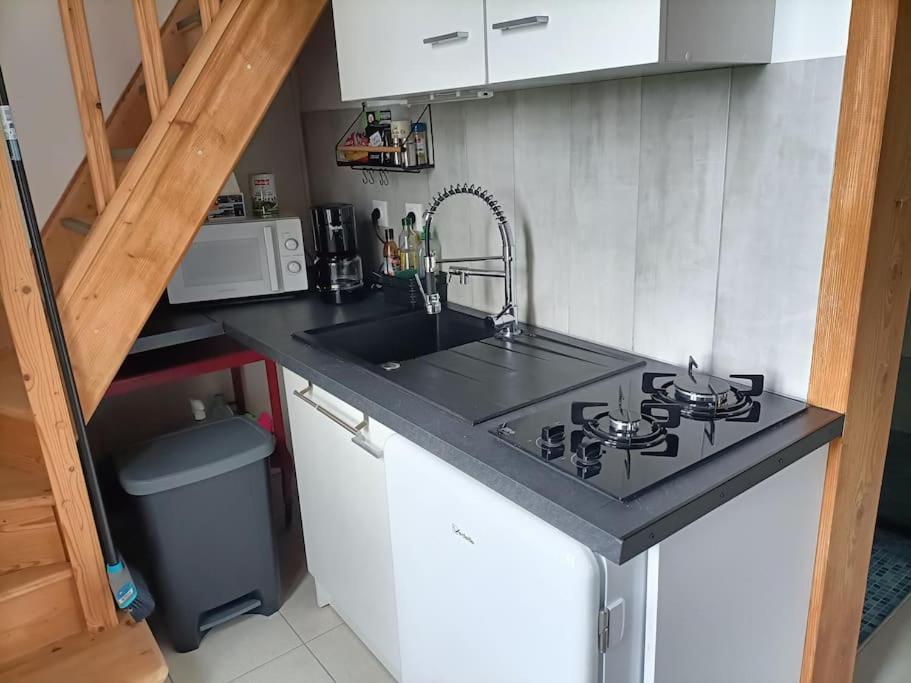 Studio + Combles Amenages Fontet Exteriör bild