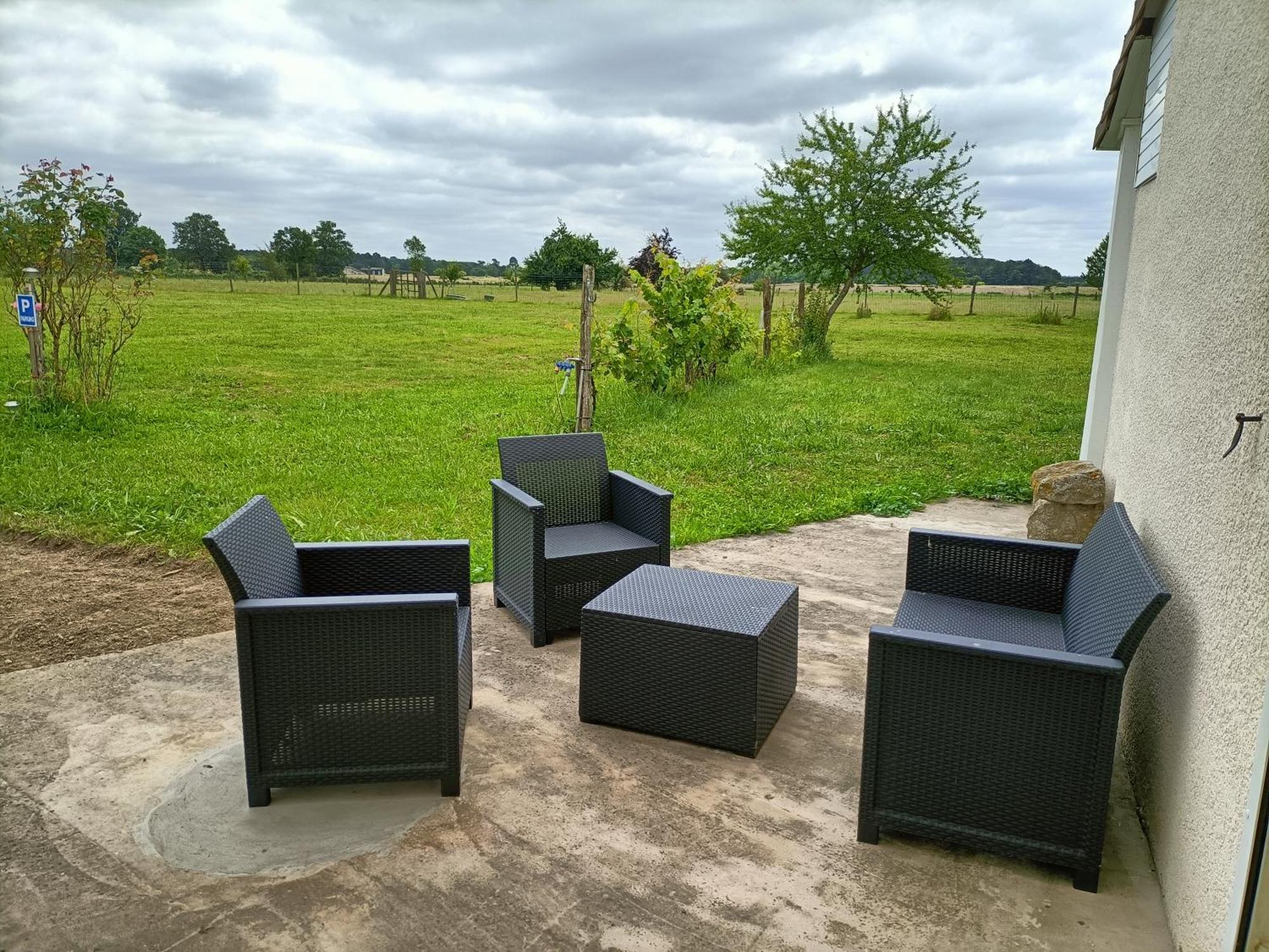 Studio + Combles Amenages Fontet Exteriör bild